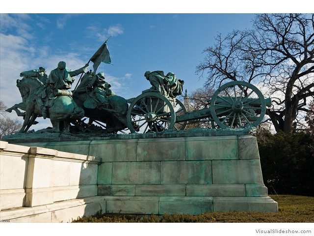 05_Horse_and_Cannon_Sculpture